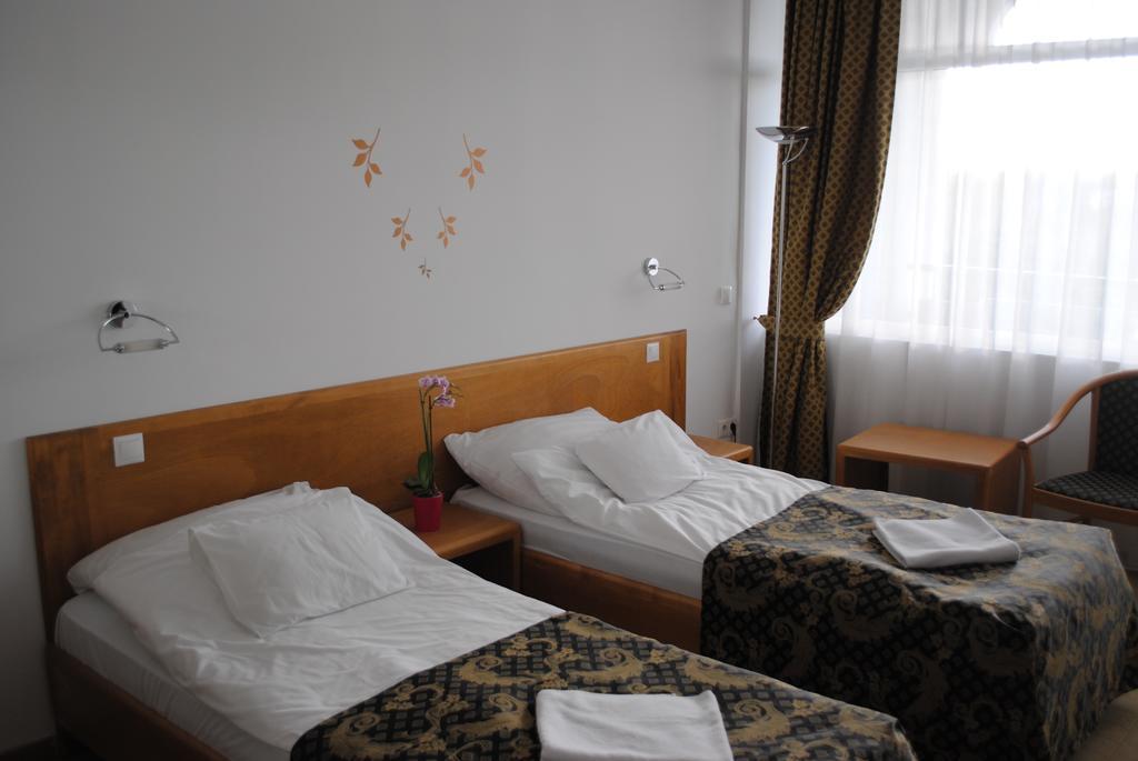 Hotel Claudius Szombathely Exteriör bild